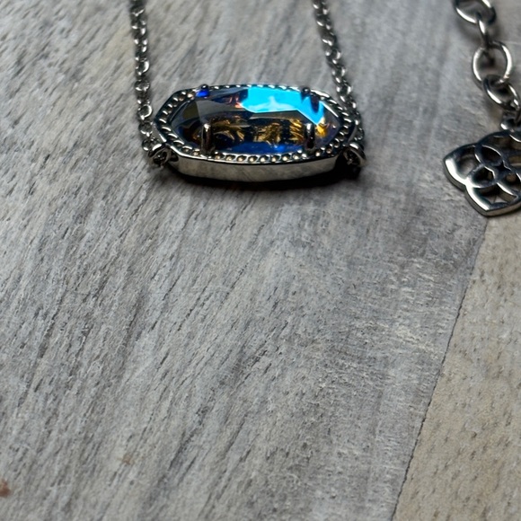 Kendra Scott Elegant Silver Necklace with Dichroic Iridescent  Pendant - Picture 8 of 8